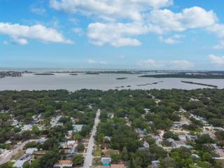 Park & Pool Across the Street and 9 Mins to Beach - St Petersburg - 7
