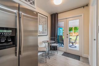 Park & Pool Across the Street and 9 Mins to Beach - St Petersburg - 1