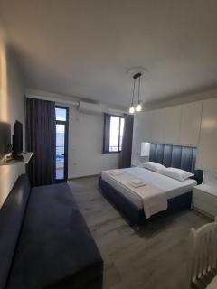 Nora's Guesthouse - Sarandë - 0