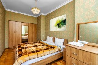 AZNEFT SQUARE SEA VIEW FAMILY APARTMENTs - 9