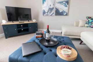 2-Bed Duplex with Stunning Malvern Hills Views & Free Parking - 8