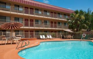 Red Roof Inn Corpus Christi South - 8