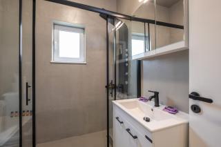 Kournas-Sleeps8-Parking-Garden-Pool-PetFriendly - 1