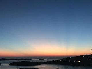 White & Blue - Batsi - 3