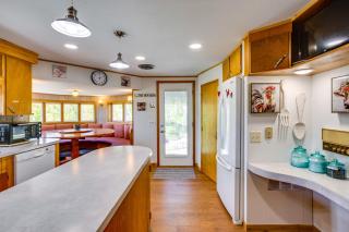 Sunny Cedaredge Home with Mtn Views - Hike and Fish! - 3