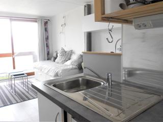 Studio rénové avec balcon, skis aux pieds, WiFi gratuit, accès piscine chauffée - FR-1-267-189 - Le Corbier - 9