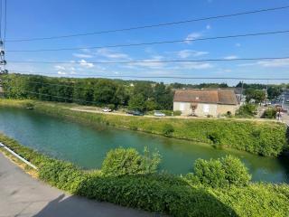Loft renové avec Mezzanine - Vue sur le Loing - Commerces à pied - Moret-sur-Loing - 2