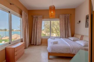4 Bedroom Villa with Heated Pool, Jacuzzi & Lagoon View in Phase 4 - Hurghada - 3