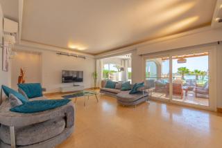 4 Bedroom Villa with Heated Pool, Jacuzzi & Lagoon View in Phase 4 - Hurghada - 1