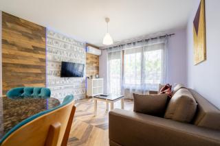 Sunny Apartment in Studentski grad, behind UNSS - 3