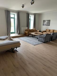 Großes, neu eingerichtetes Apartment mit Weitblick in die Natur - Neu Gaarz - 9
