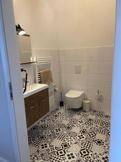 Großes, neu eingerichtetes Apartment mit Weitblick in die Natur - Neu Gaarz - 6