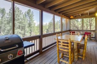2 Mi to Show Low Lake Scenic Cabin with Balcony - Show Low - 9