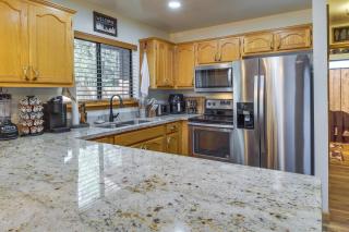 2 Mi to Show Low Lake Scenic Cabin with Balcony - Show Low - 3