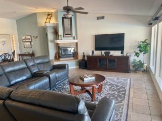 Villa La Isla PANORAMIC VIEWS, Outdoor Kitchen, sleeps 16 - Lake Havasu City - 3