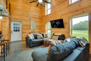 3 Mi to Lake Harney Home on 6 Acres with Fire Pit - 6