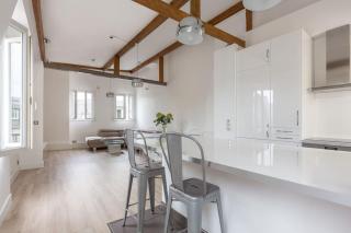 Loft refait à neuf en dernier étage 2 chambres - París - 7