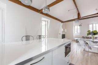 Loft refait à neuf en dernier étage 2 chambres - París - 9