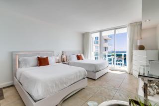 Ocean View Balcony steps from Restaurants, Peacock Park & Marina - Miami - 5