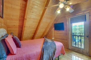 Secluded Sevierville Cabin with Hot Tub! - 2