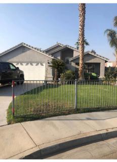 Short or Long Term Private Room with Amenities - Bakersfield - 0