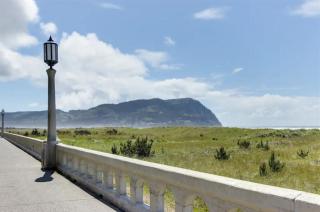 Columbia St Lighthouse - Seaside - 4