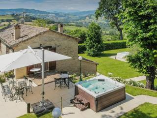Villa near Adriatic Sea with Heated Pool - SantʼIppolito - 3
