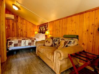 Yellowstone's Treasure Cabins - 1