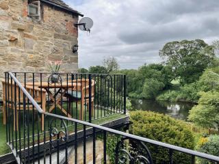 The Little Chantry - Hot Tub, Riverside, Pet Friendly - West Tanfield - 9
