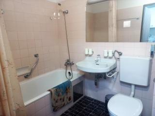 MARIA Seeblick Appartement, Haus Hänsel u Gretel am Ossiacher See mit direktem Seezugang, Hallenbad - 1