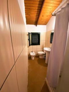 Ramo's Hilltop Retreat with Kitchenette and Patio - 2nd - Vlorë - 4