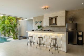 Spacious and Stylish Villa 3 Bedroom Seminyak - 7