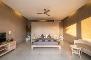Spacious and Stylish Villa 3 Bedroom Seminyak - 1