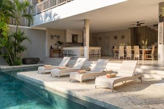 Spacious and Stylish Villa 3 Bedroom Seminyak - 9