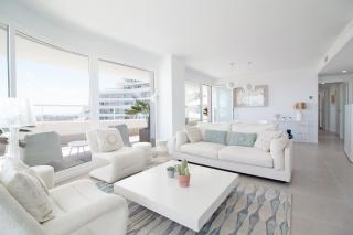 Global Properties, Apartamento con piscina privada y terraza con vistas a la costa - 4