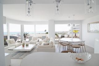 Global Properties, Apartamento con piscina privada y terraza con vistas a la costa - 9