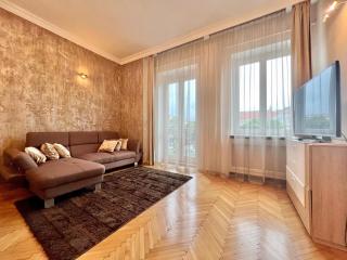 Exclusive Colourful Flat in the city - 8