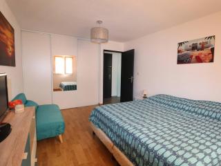 Beau 3 pièces climatisé, piscine privée, parking au Grau-du-Roi - FR-1-307-215 - 2