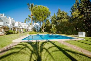 Tropical Getaway Townhouse in Nueva Andalucia close to Los Naranjos Golf - 7