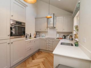 Bluefin Cottage - Whitby - 2
