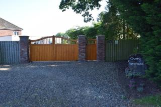 Cherry Farmhouse - York - 8