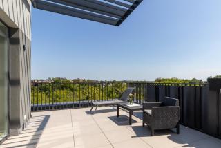 Sunny Seaside Apartment with Terrace & Parking by Noclegi Renters - Jastrzębia Góra - 8