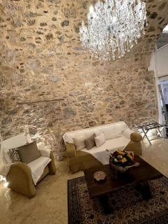 LIVING IN A CAVE UNDER ACROPOLIS - Atene - 6