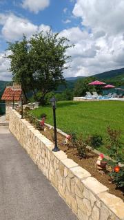 Villa Green Oasis With Pool - Sarajevo - 1