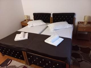 Pensiunea Sub Piatră - 3