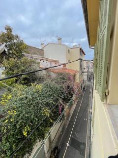 T2 dans le vieil Antibes - Antibes - 2