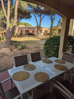 T3 clim piscine chauffée proche de la plage parking dans village vacances - 0