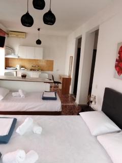 PELEKAN rooms and apartments Athina 33 - Pefkochori - 5