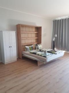 Großes, neu eingerichtetes Apartment mit Weitblick in die Natur - Neu Gaarz - 8