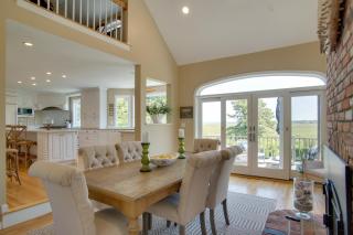 Walk to Beach Spacious Cape Cod Abode with Deck! - West Barnstable - 9